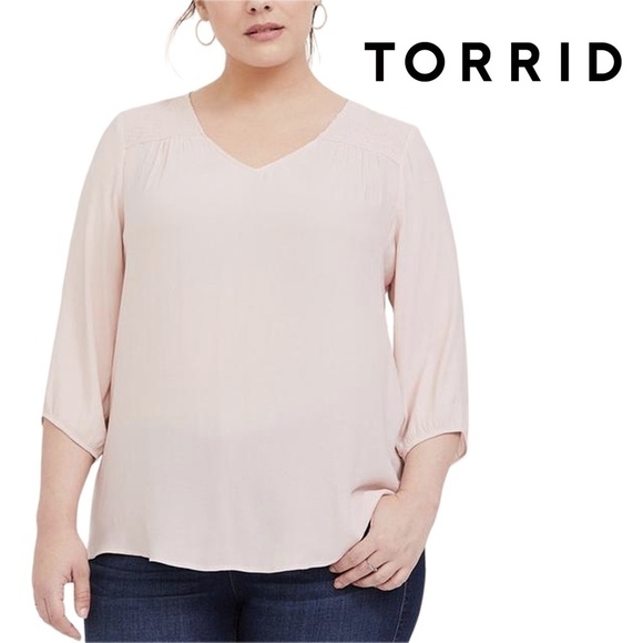 Torrid Blush Pink Shirred Smocked Crepe Flowy Top Blouse Shirt - Picture 1 of 11